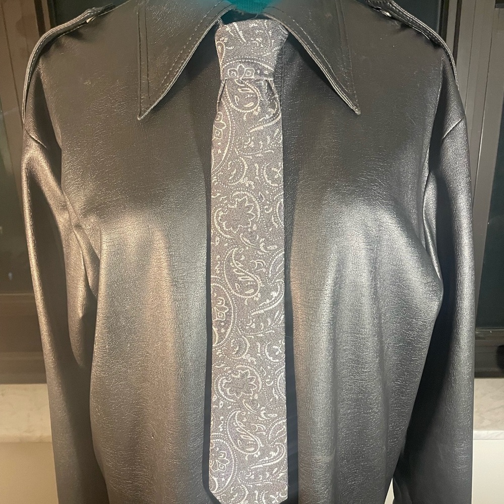 SAVILE ROW MEN'S TIE BLACK/PAISLEY Width: 3" Length: 57" POLYESTER